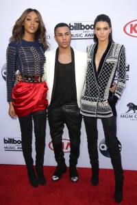Olivier Rousteing, Jourdan Dunn and Kendall Jenner showed us the first pieces of the collection at the Billboard Music Awards.